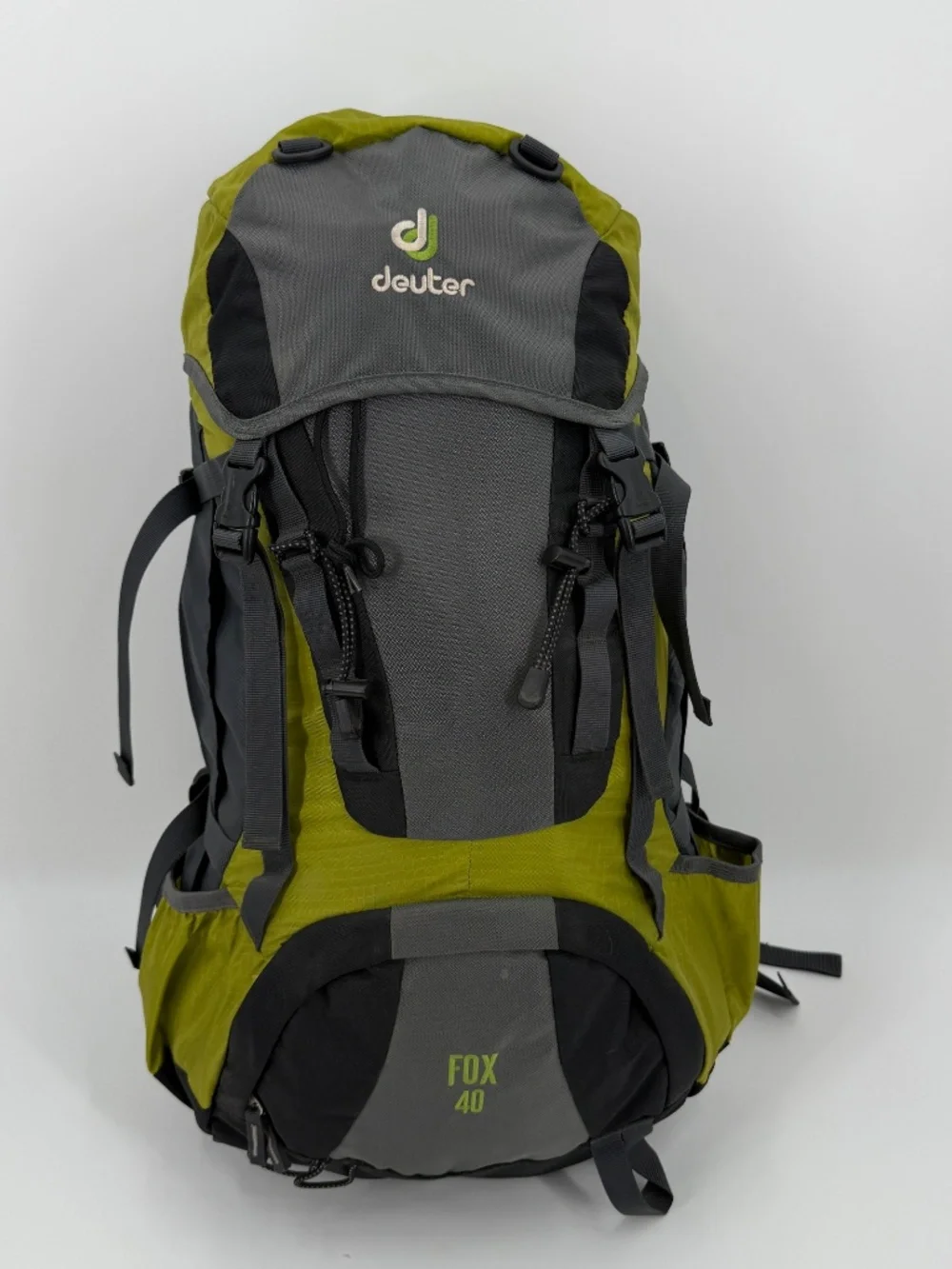 Deuter Fox 40L Hiking Backpack Green Charcoal Internal Frame Youth / Women Small